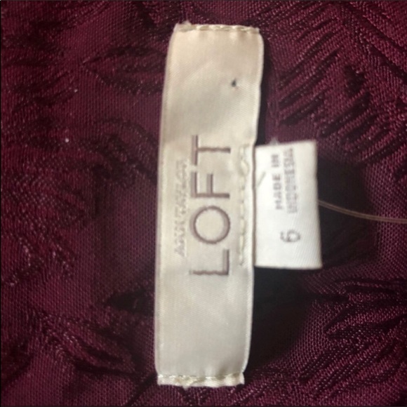 Ann Taylor Loft.  Burgundy skort - Picture 6 of 6